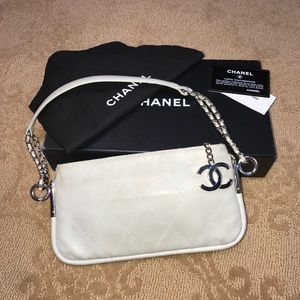 Chanel Grey leather shoulder bag silver hardware